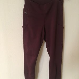 Patagonia maroon leggings